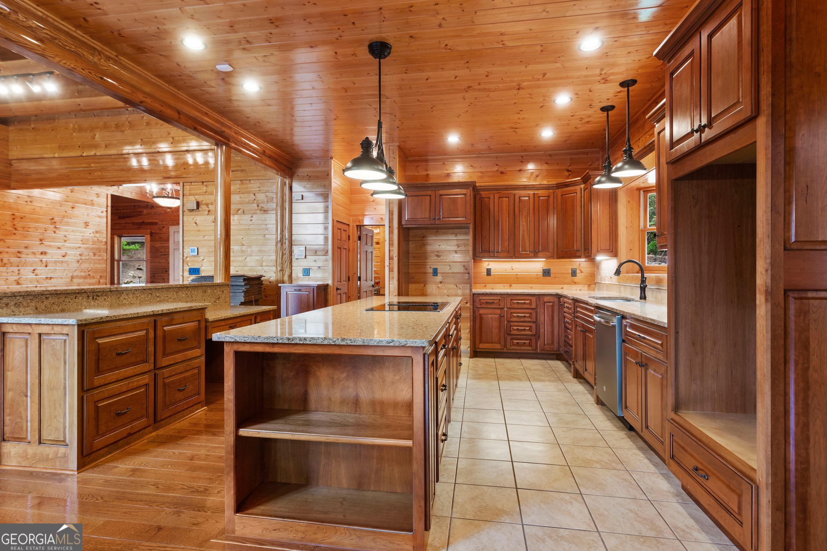 729 Huckleberry Way Property Photo 34