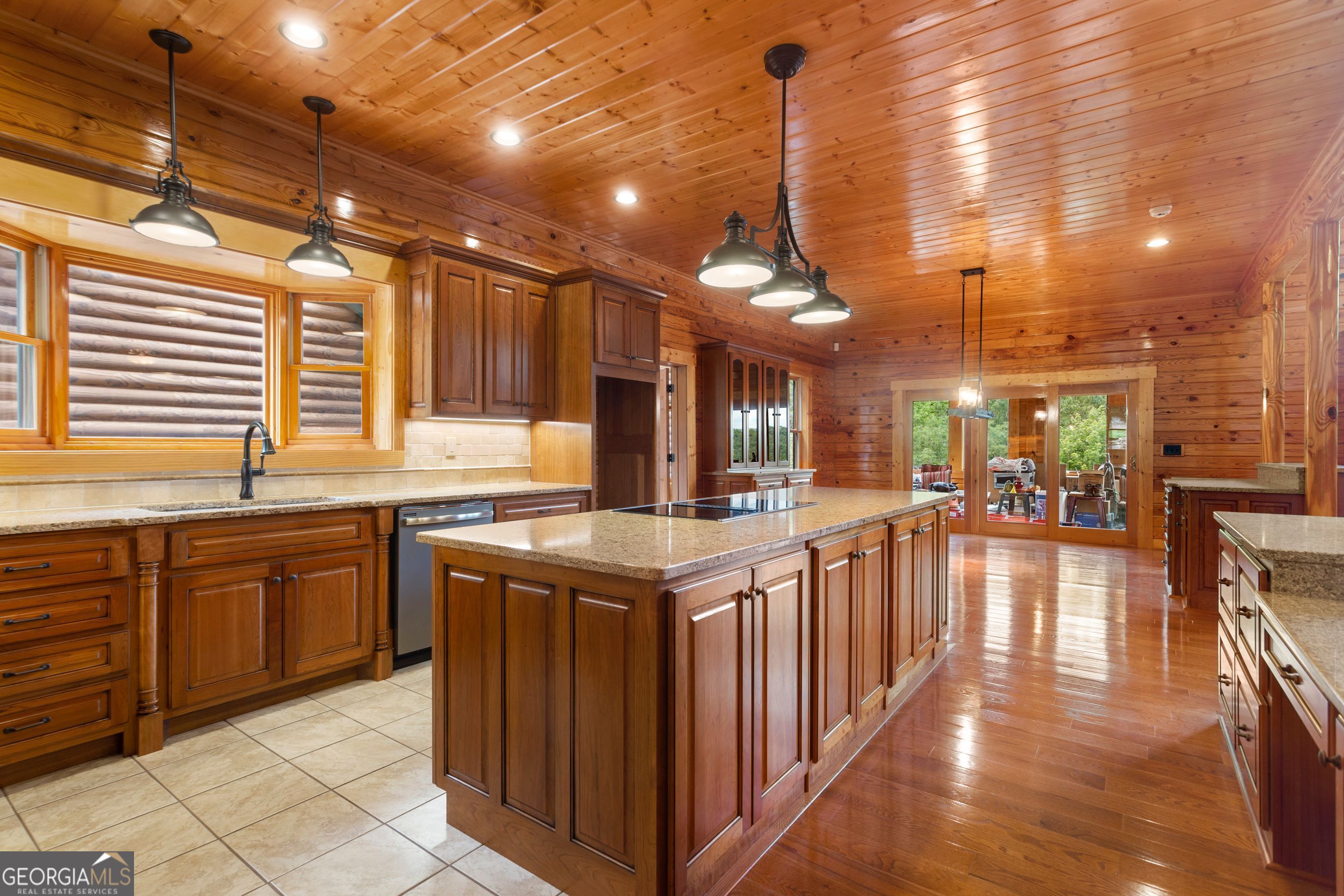729 Huckleberry Way Property Photo 36