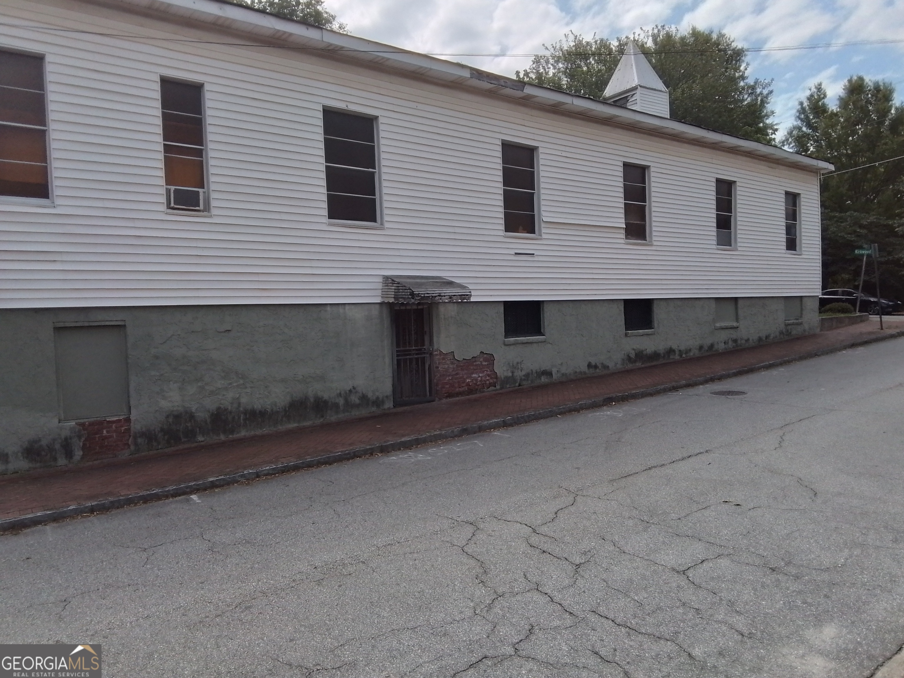 708 Kirkwood Avenue Se Property Photo 6