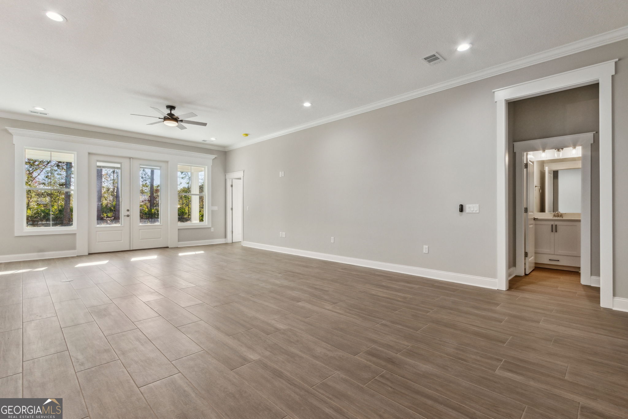 215 Heron Court Property Photo 6