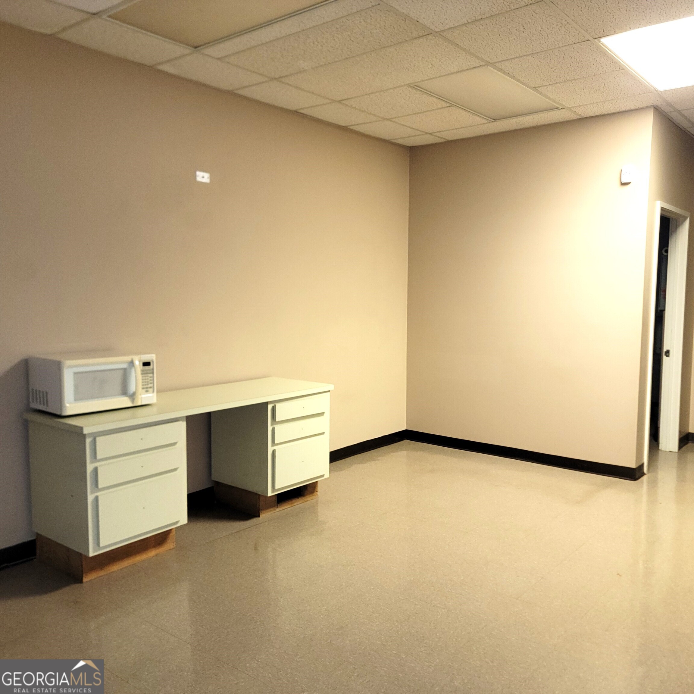 912 Peachtree Street Property Photo 6