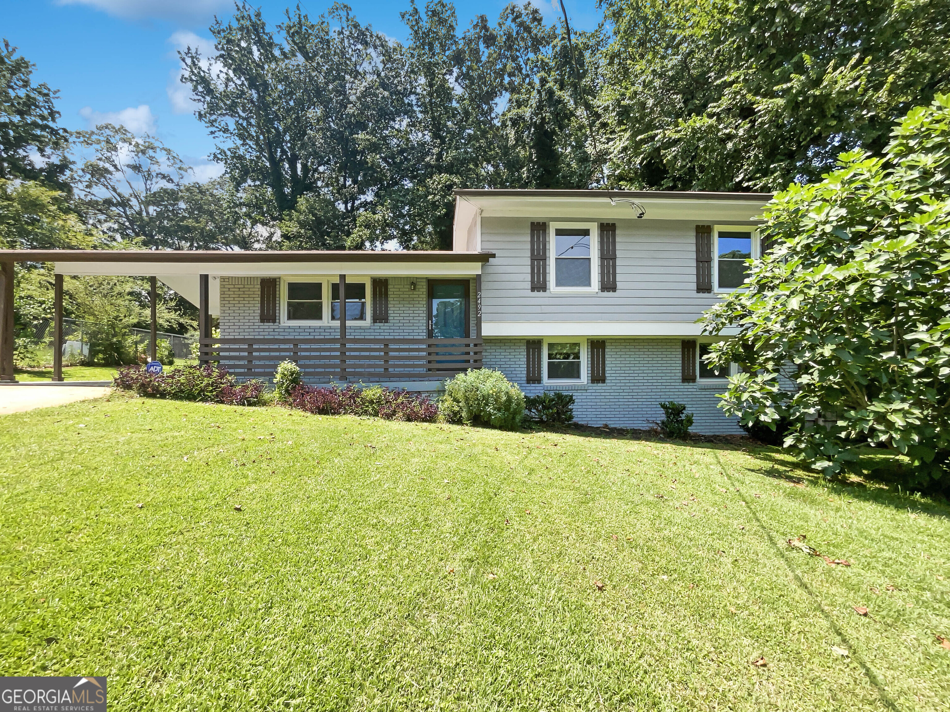 2492 Brentwood Court Property Photo 1