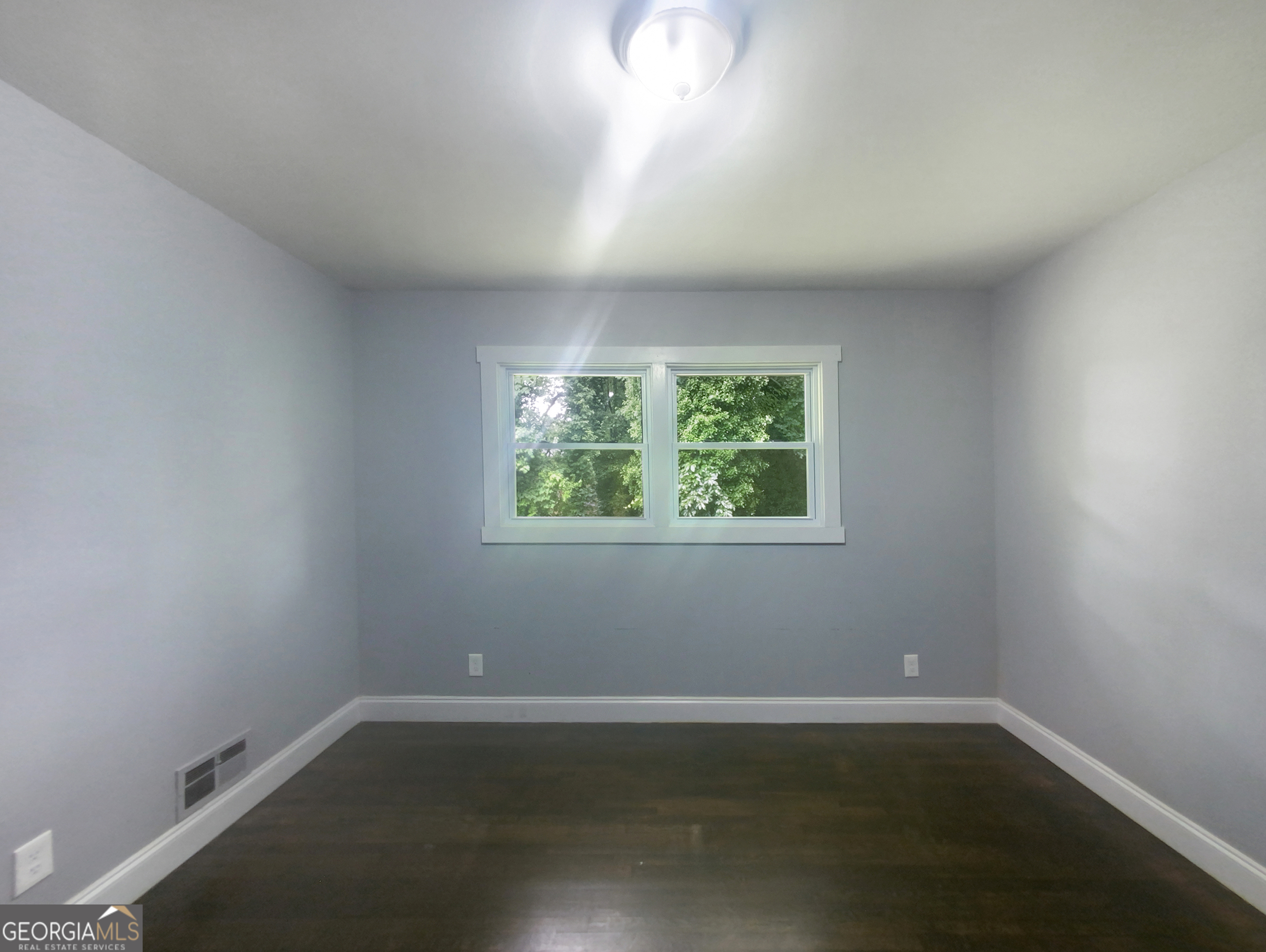 2492 Brentwood Court Property Photo 5