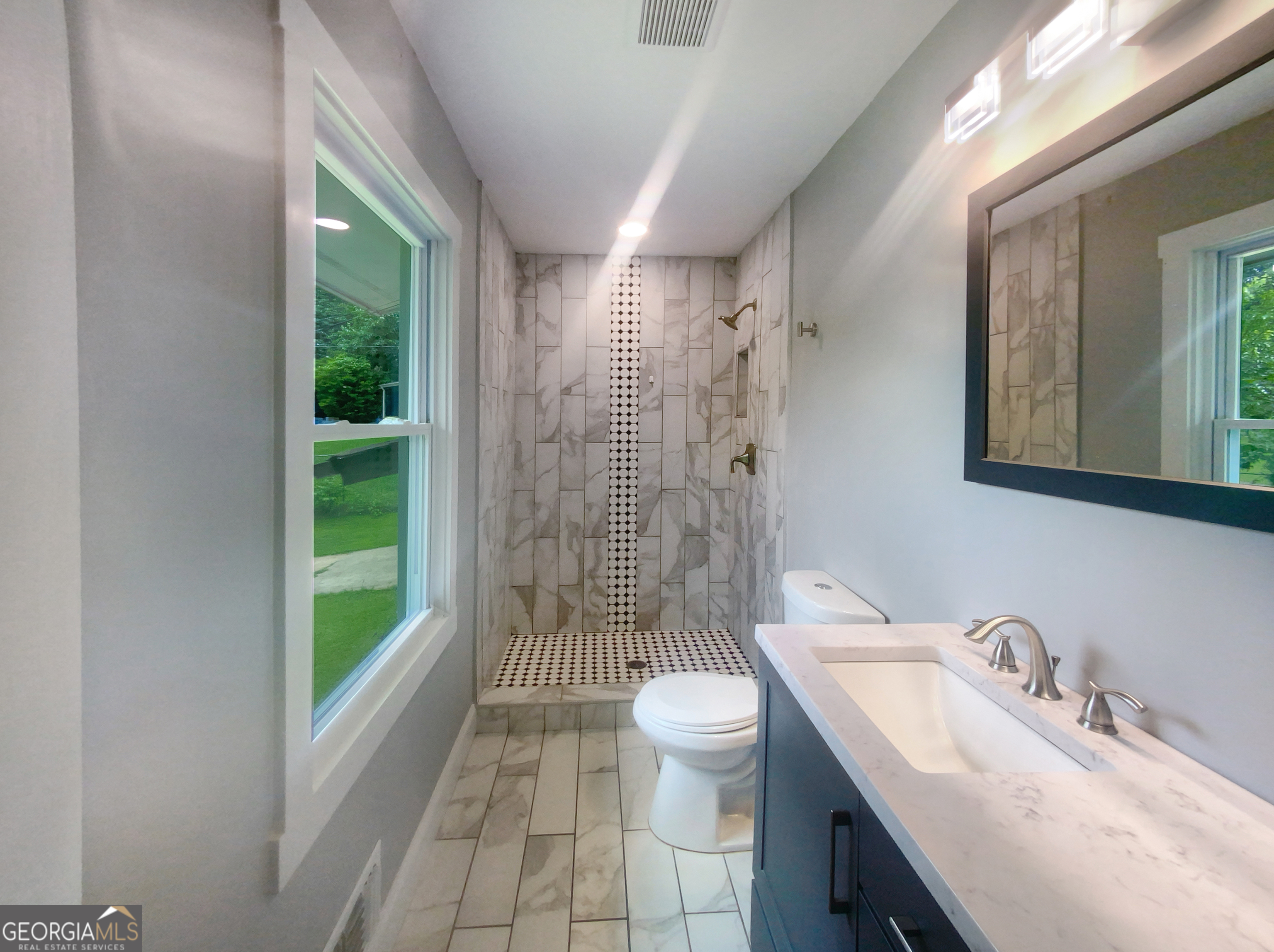 2492 Brentwood Court Property Photo 7
