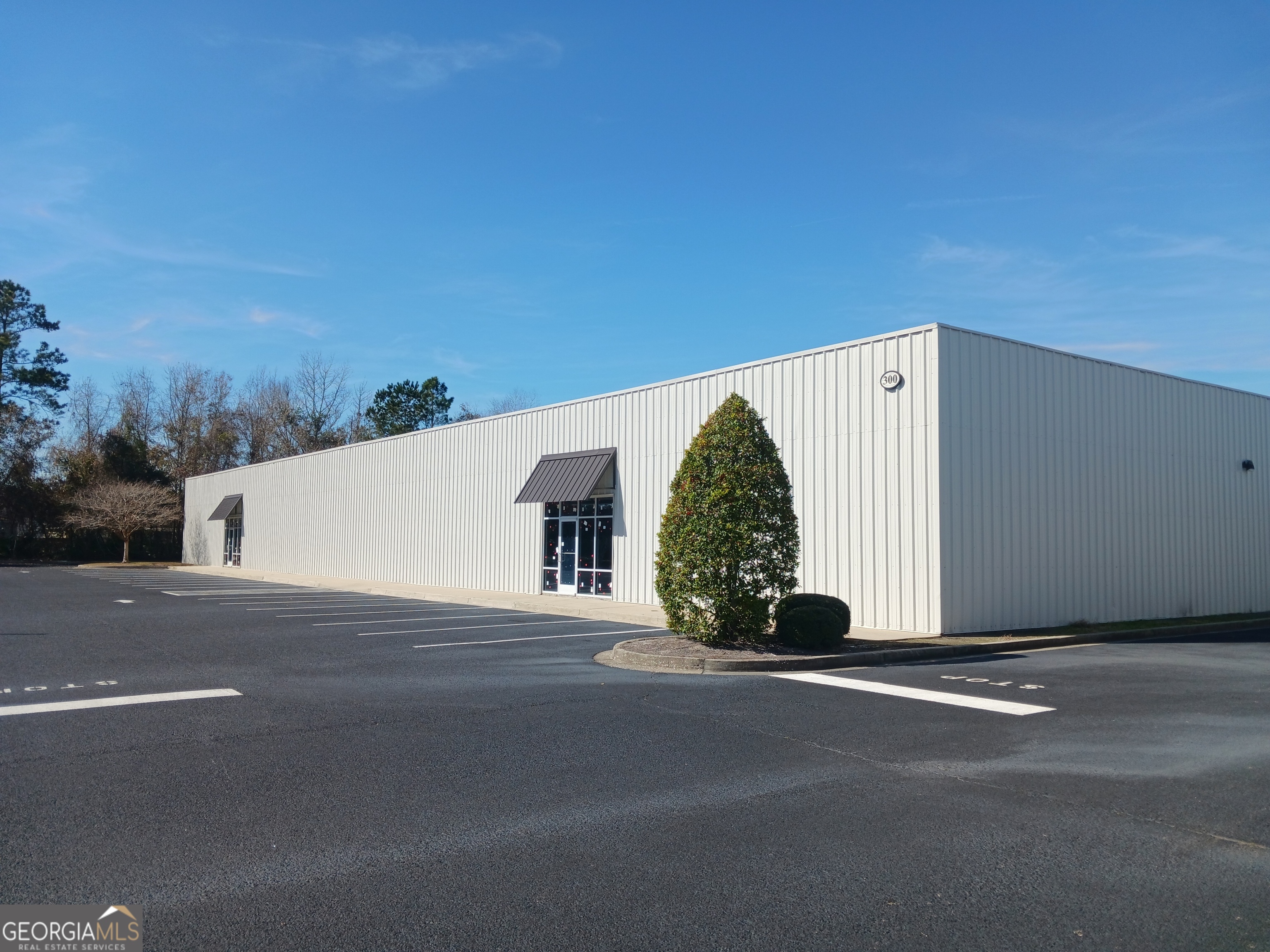 300 Commerce Center Drive Property Photo