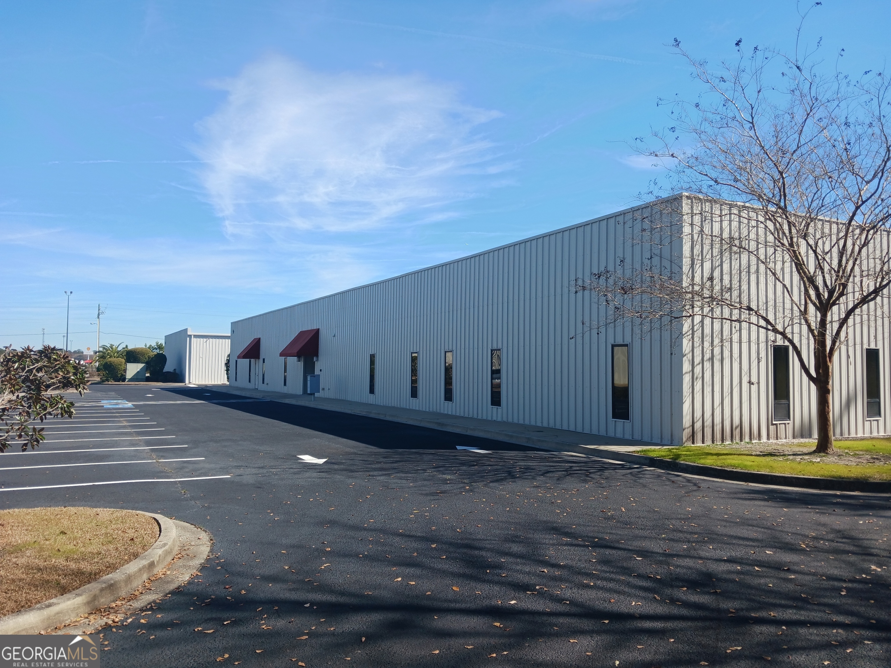 400 Commerce Center Drive Property Photo