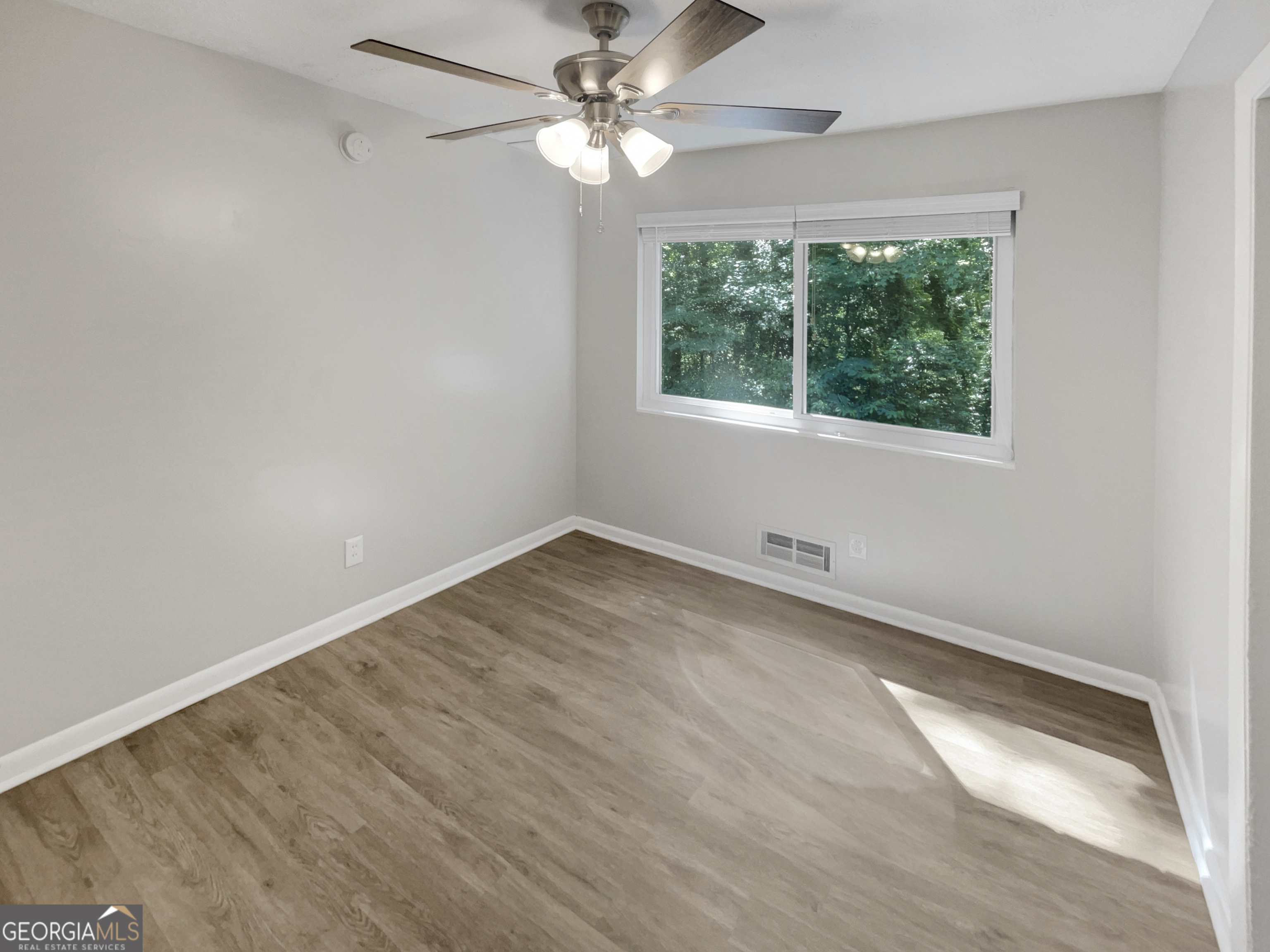 2416 Peachwood Circle Ne # 9 Property Photo 16