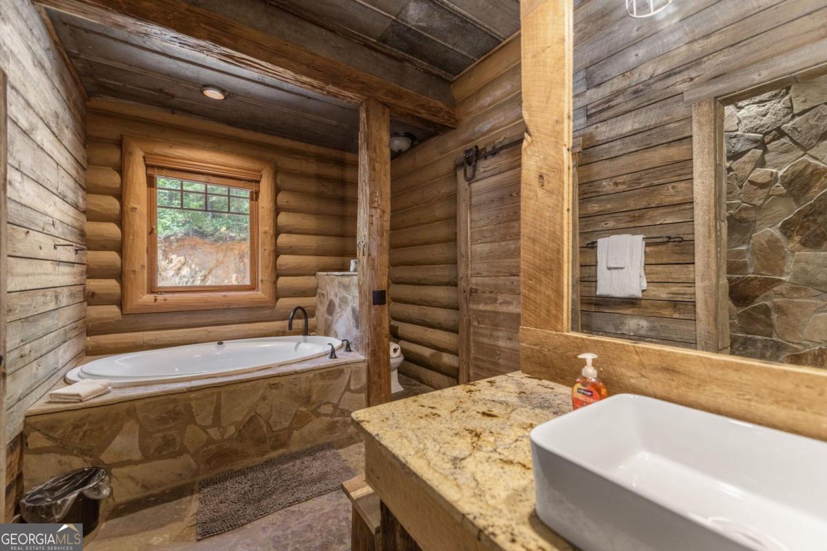 976 Mull Valley Road Property Photo 24