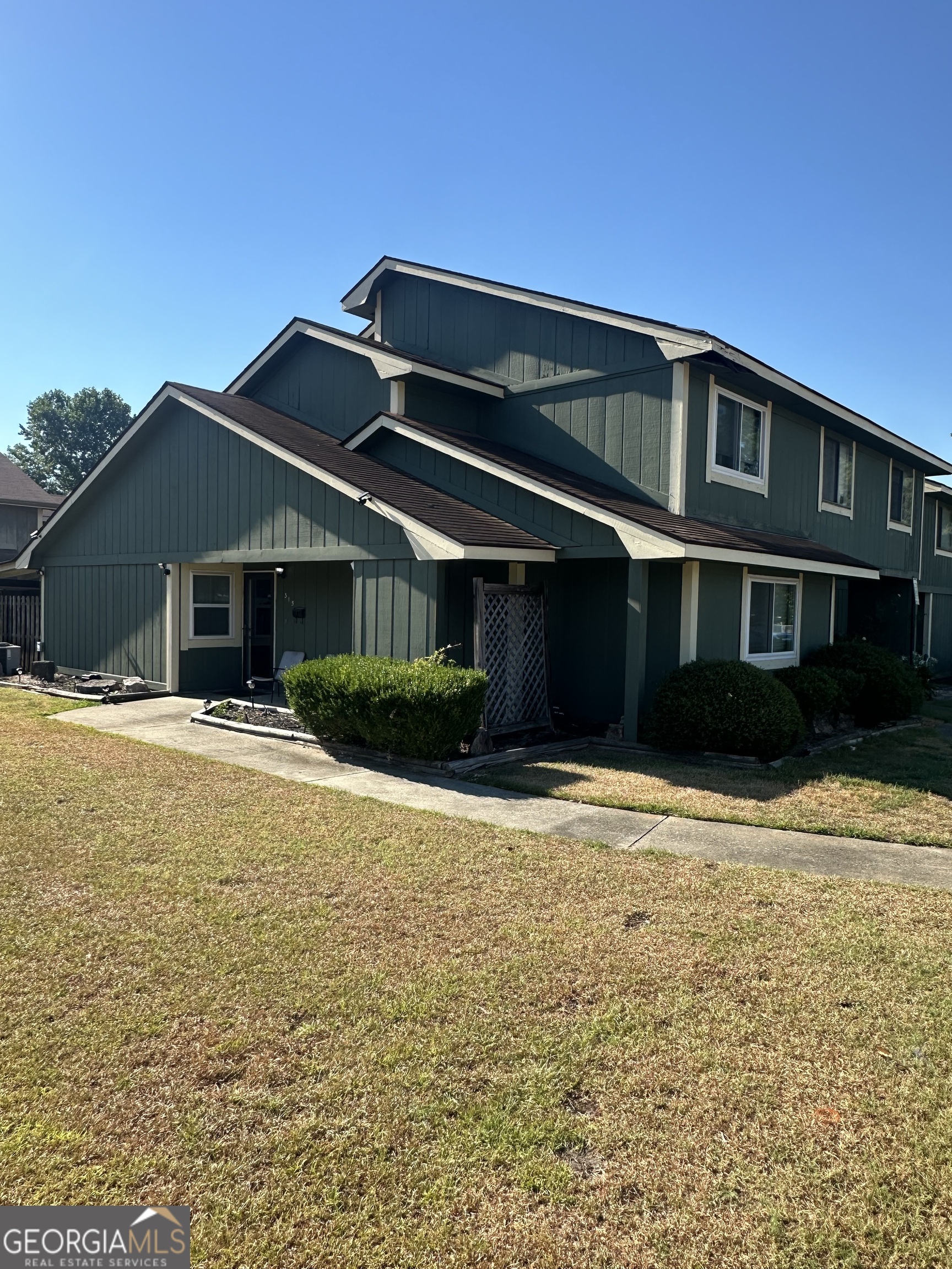 315 Featherstone Drive Property Photo 1