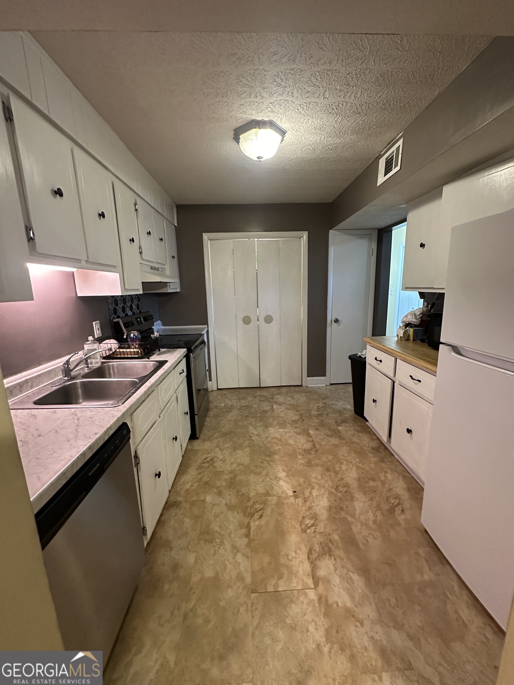 315 Featherstone Drive Property Photo 10