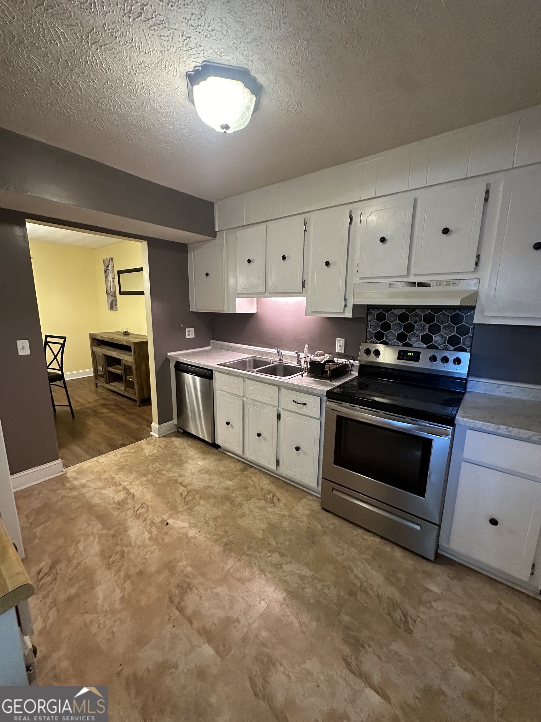 315 Featherstone Drive Property Photo 11
