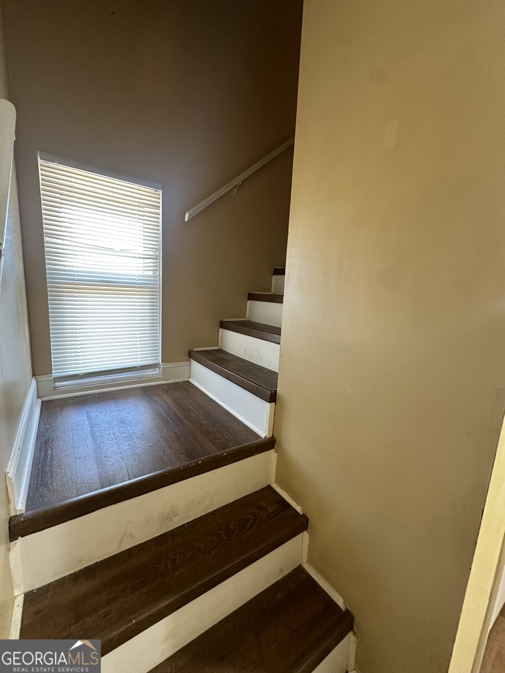 315 Featherstone Drive Property Photo 16