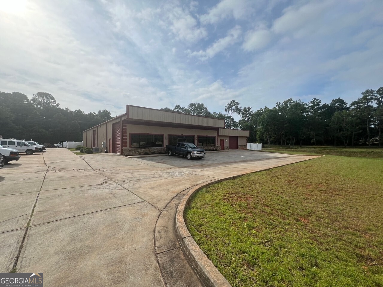2120 Highway 19 N Property Photo 1