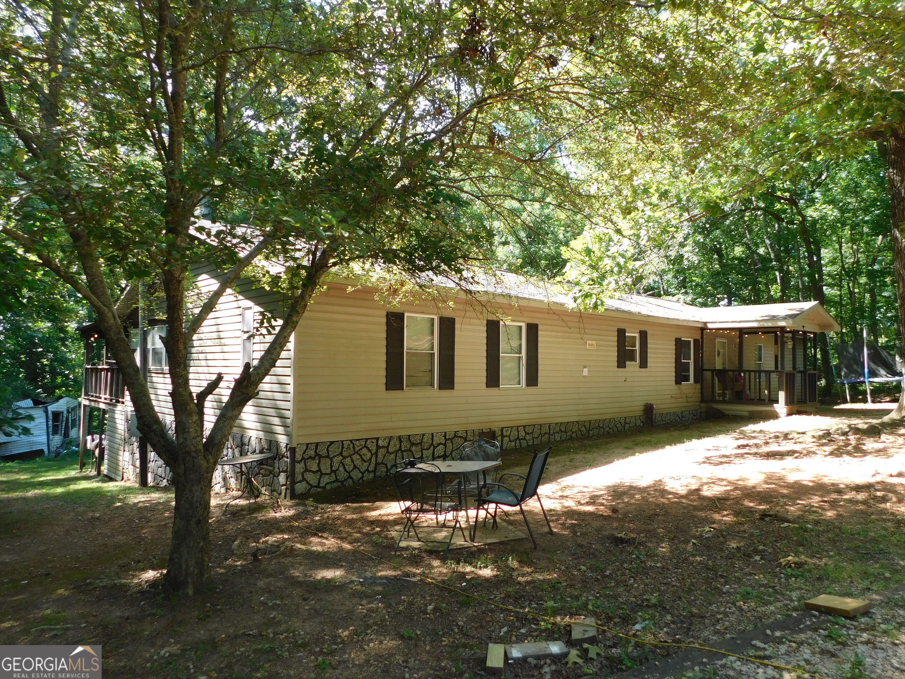1230 County Rd 446 Property Photo 2