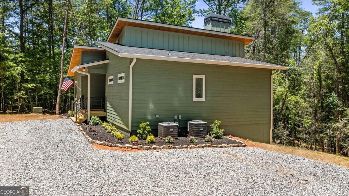 1043 Sunset Road Property Photo 2