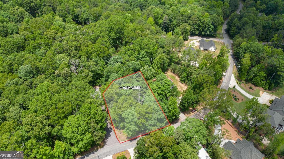 2025 Lakeview Parkway Property Photo 3