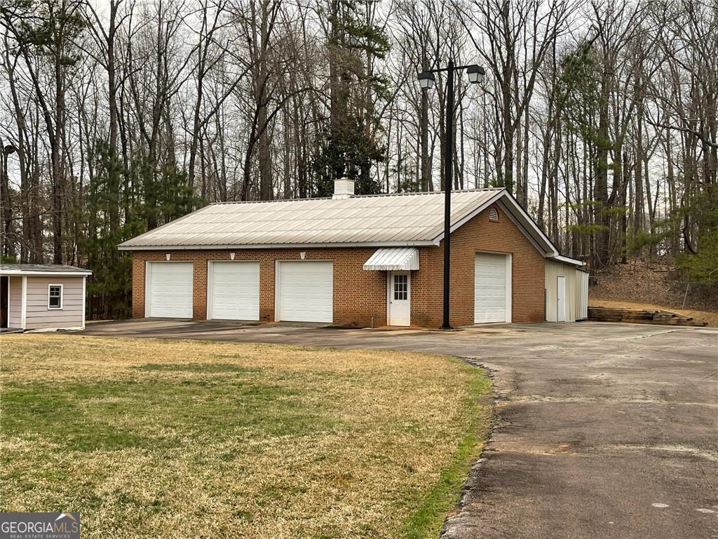 3355 Smithtown Road Property Photo 10