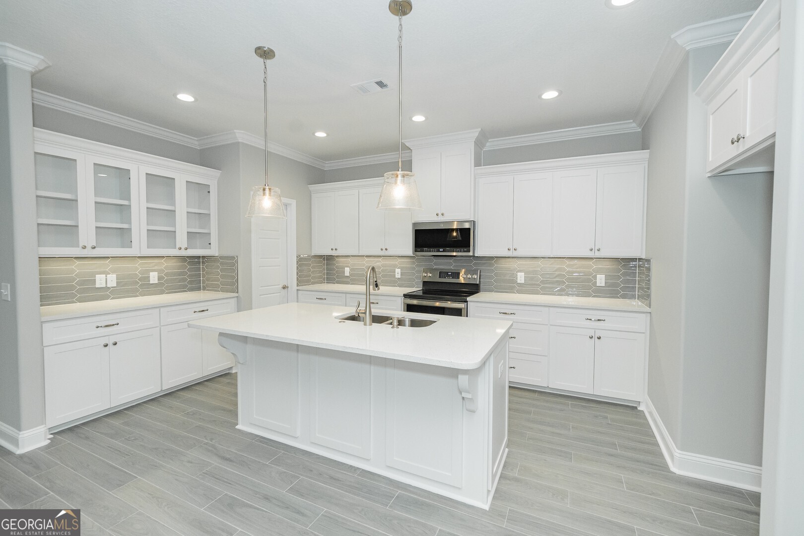 117 Amanda Trce Property Photo 3