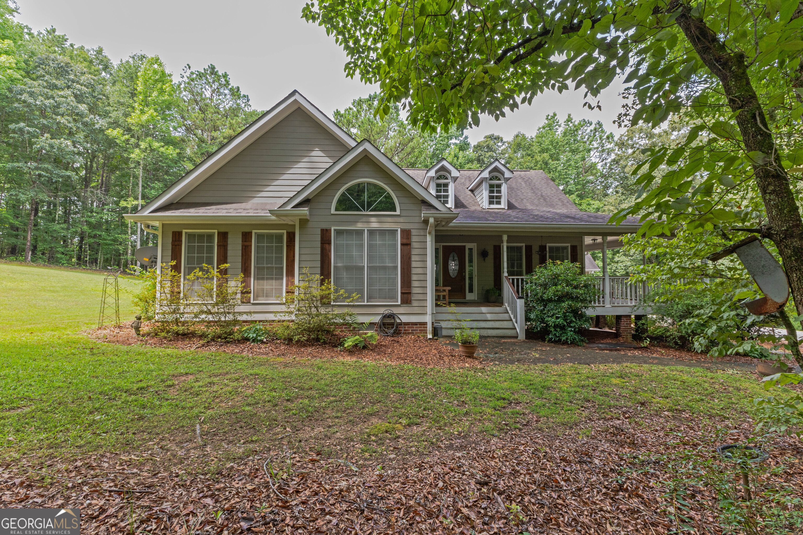 6425 Mixon Road Property Photo 7