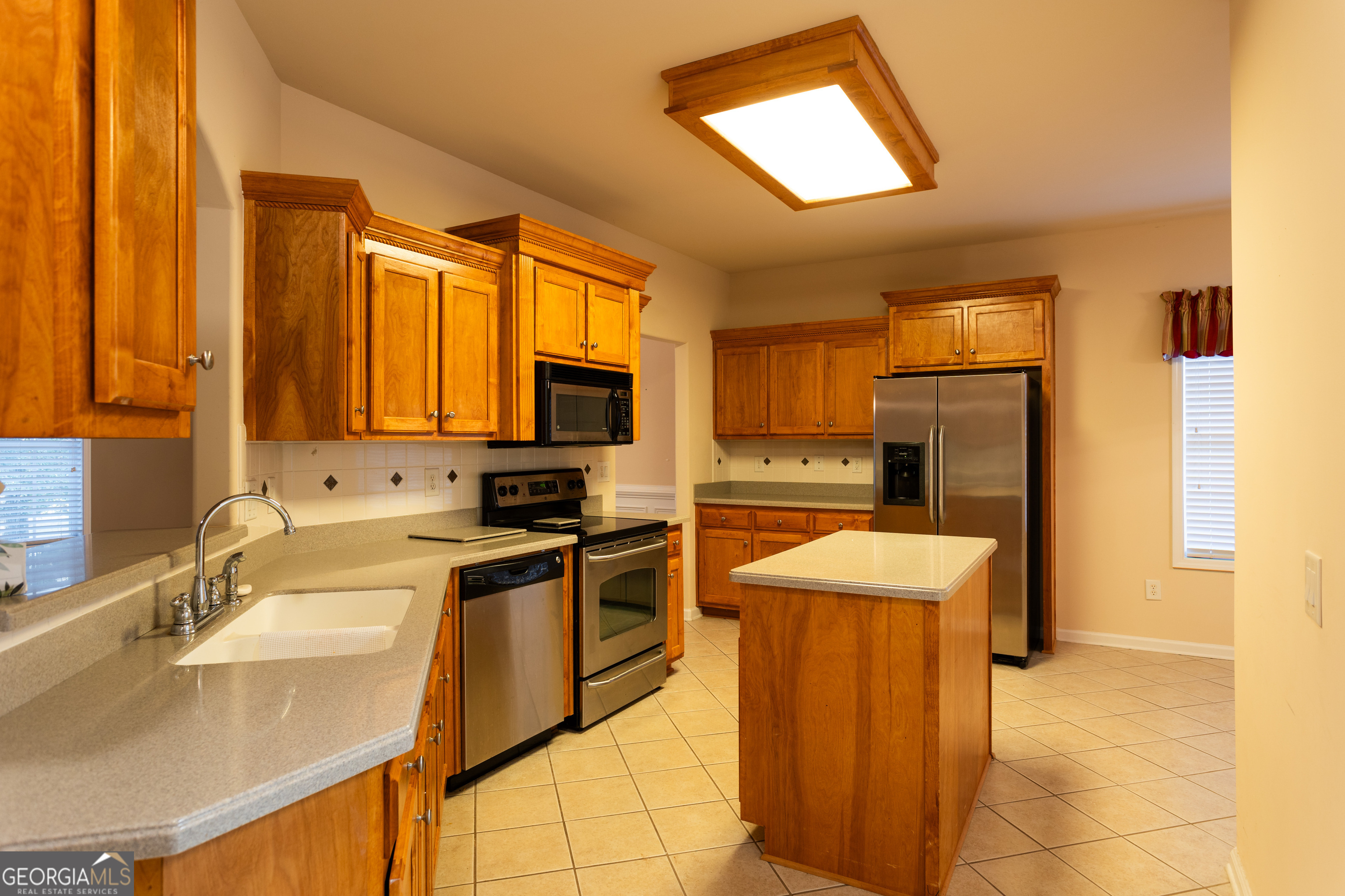 320 Crossroads Drive Property Photo 6