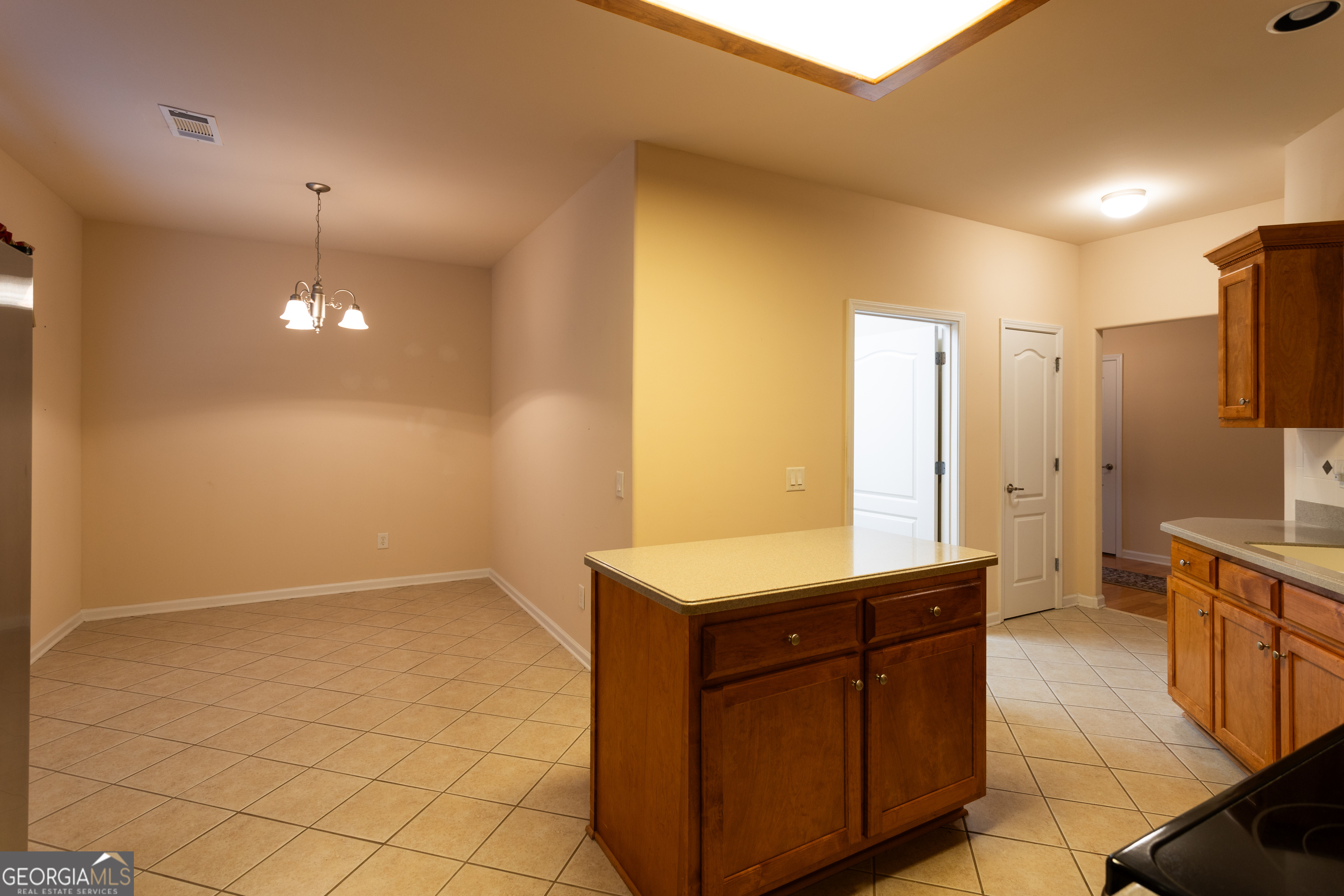 320 Crossroads Drive Property Photo 8