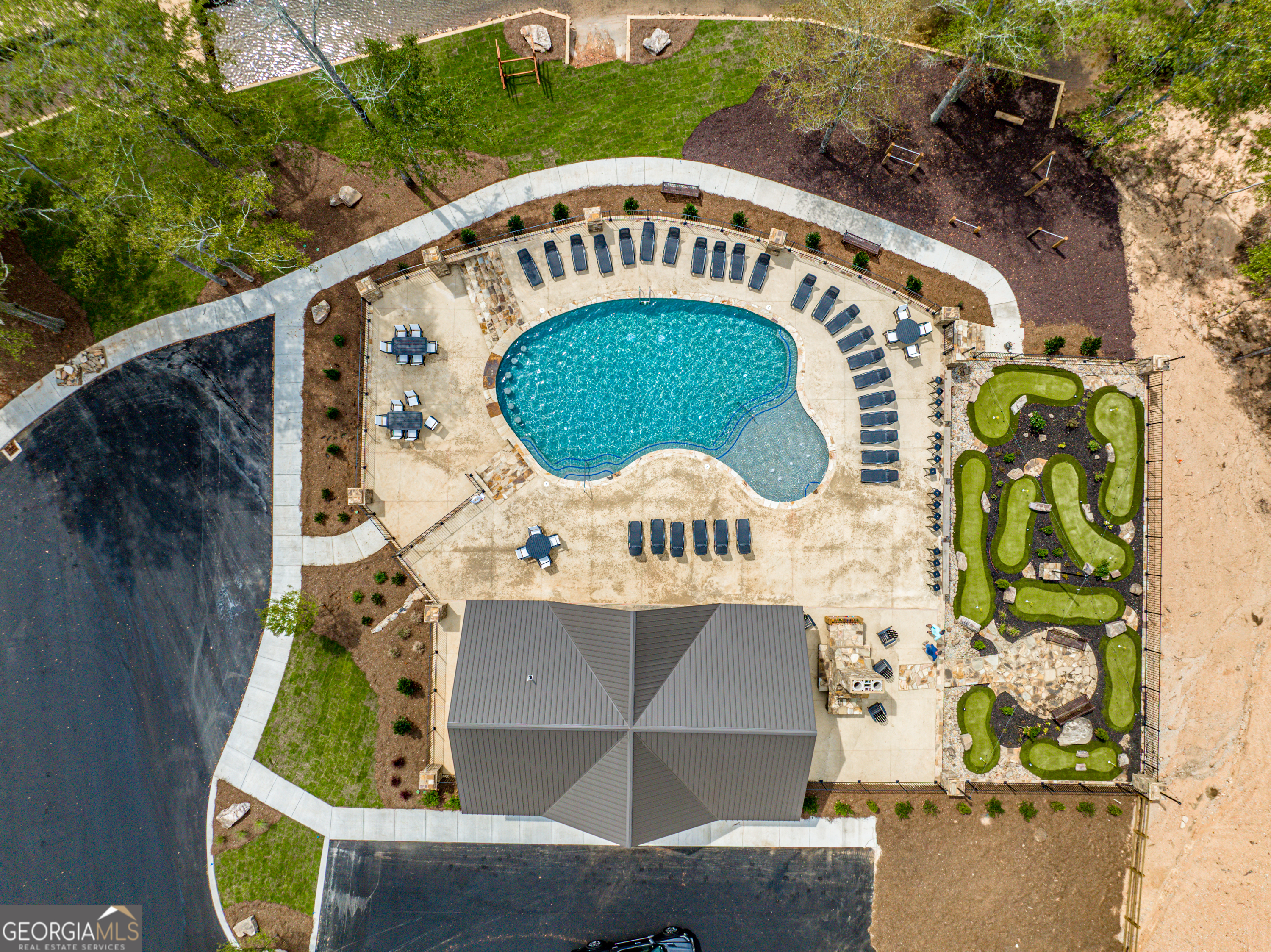 302 Wind Rock Ridge City Road