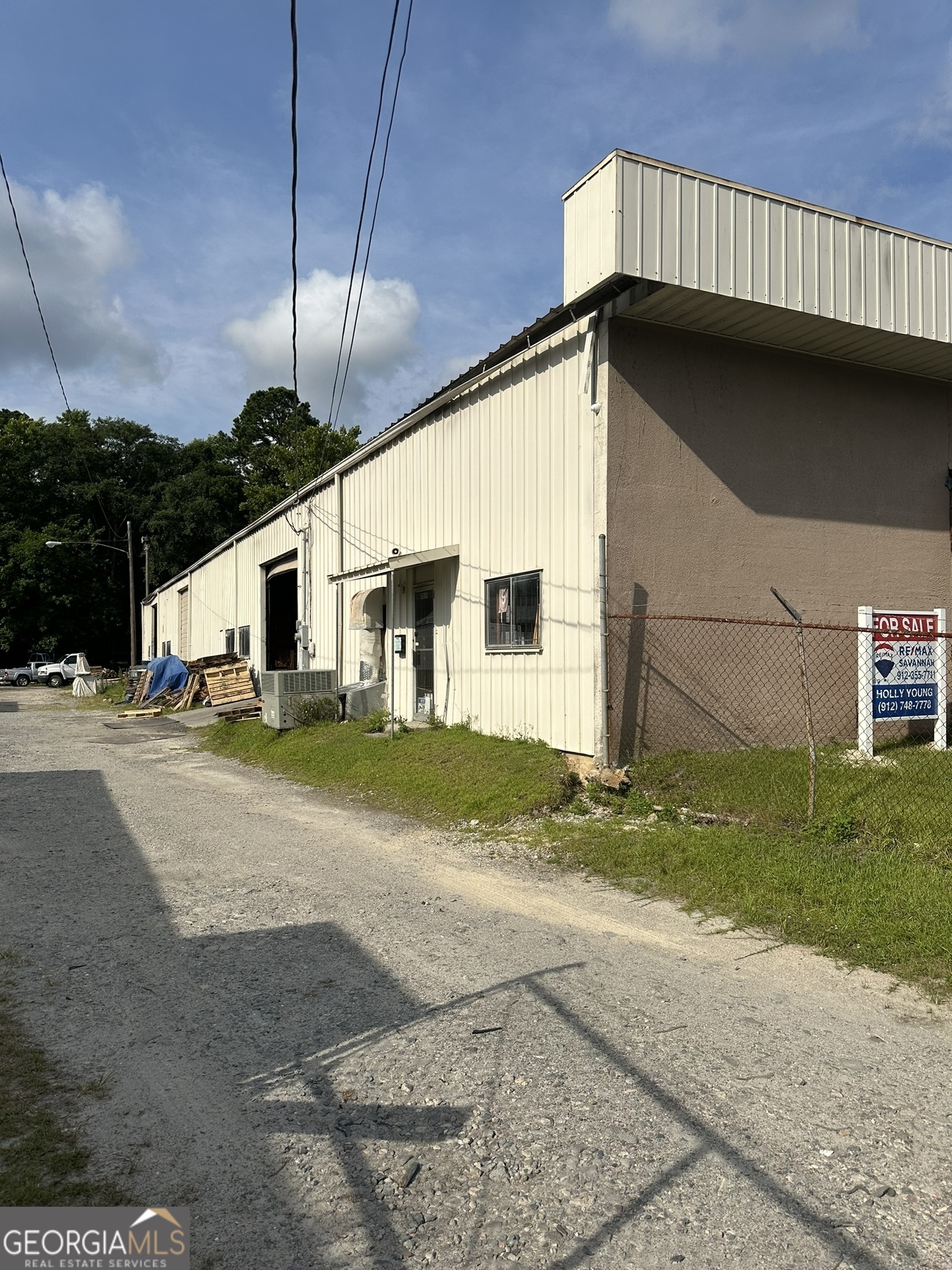 2015 Mills B Lane Boulevard Property Photo 2