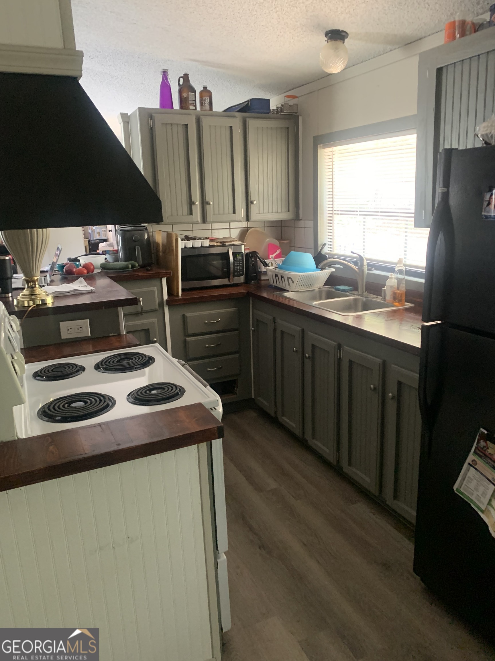 160 Scott Road Property Photo 6