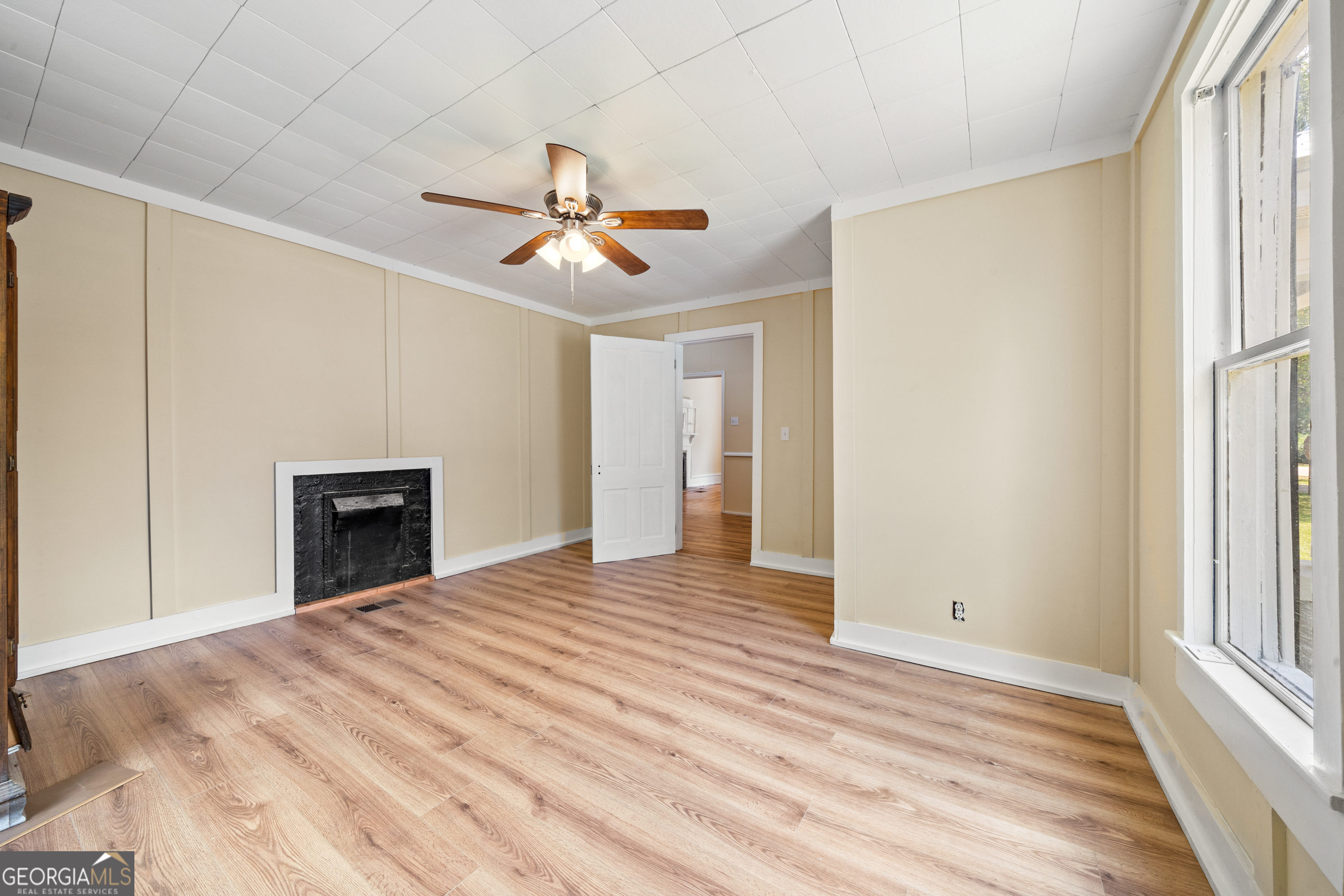 301 Hart Avenue Property Photo 7