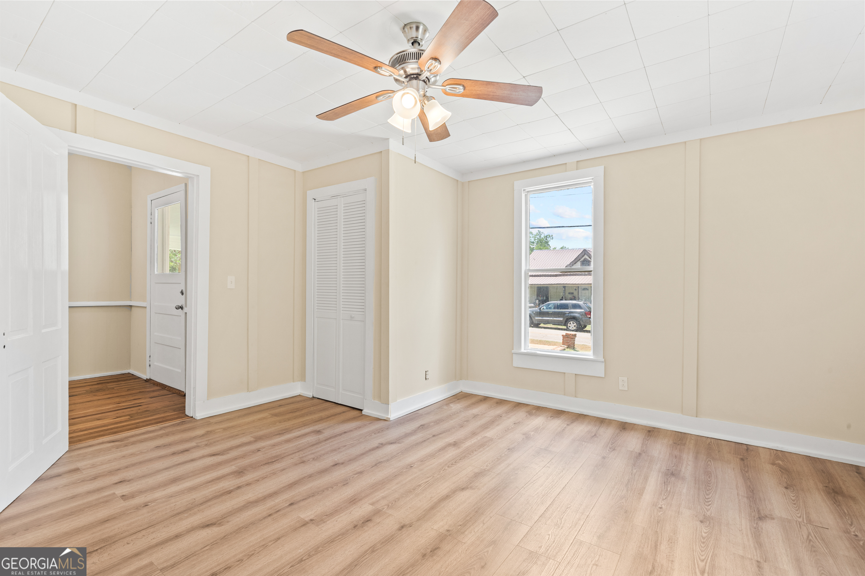 301 Hart Avenue Property Photo 8