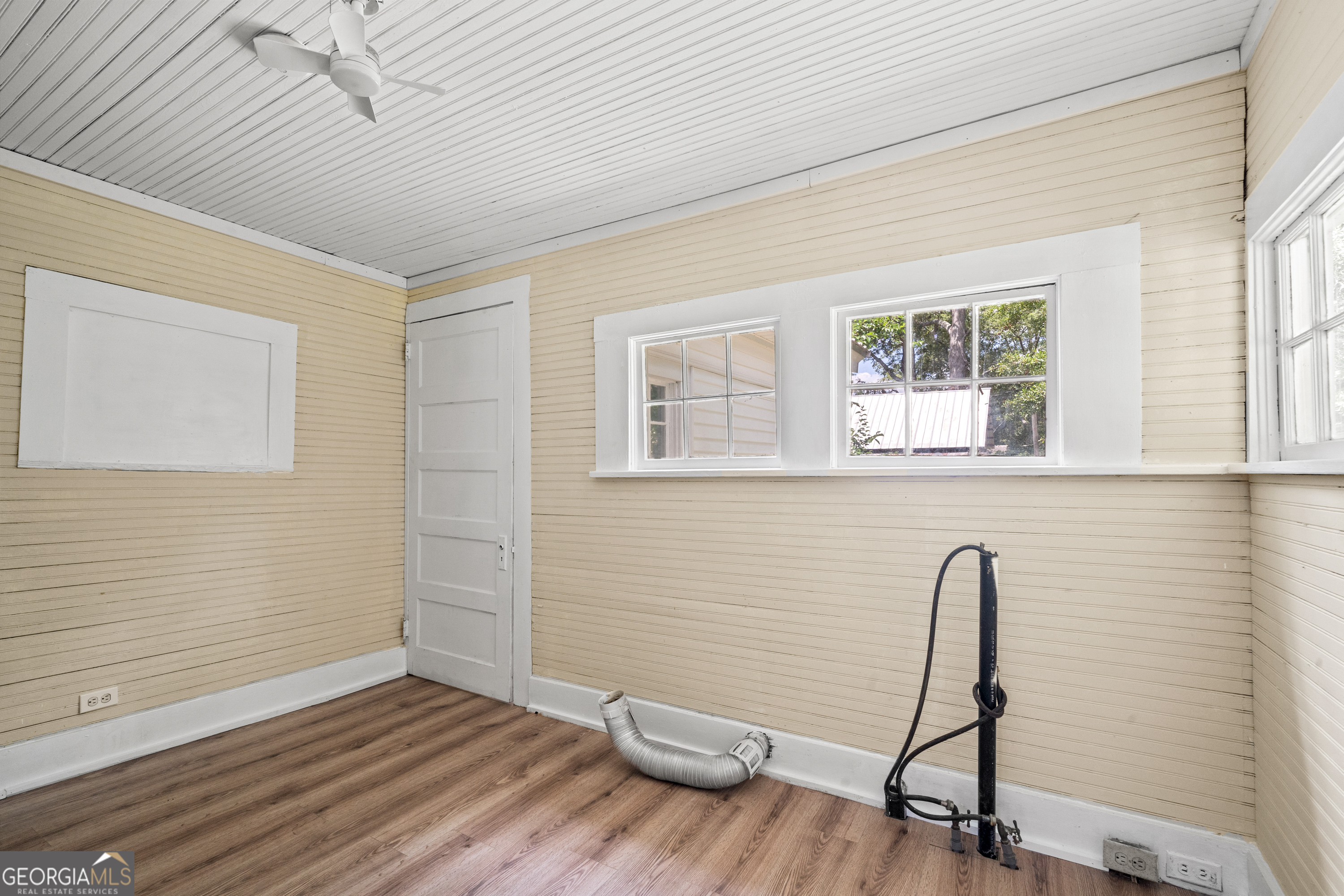 301 Hart Avenue Property Photo 27