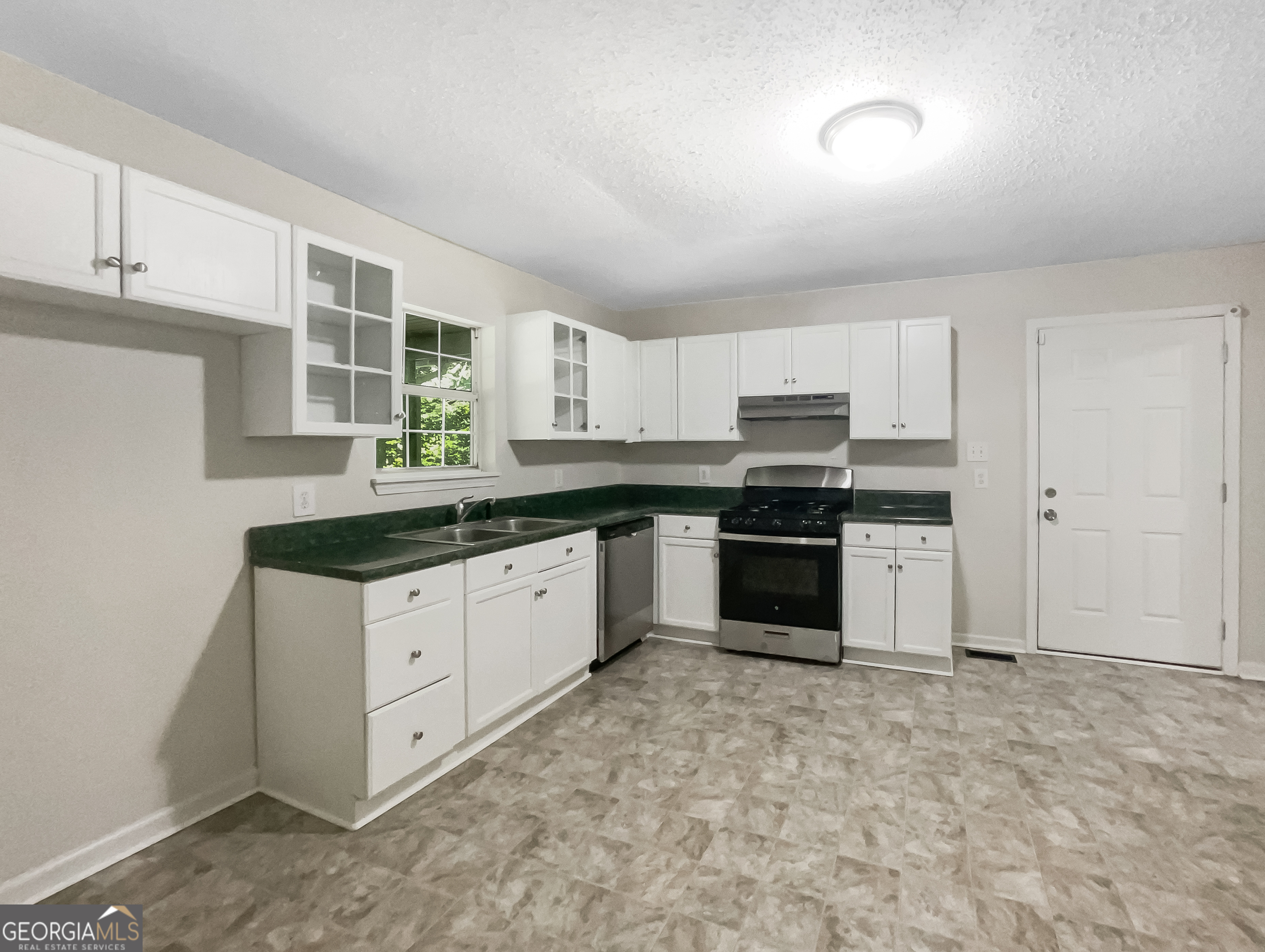 101 Dodd Street Property Photo 8