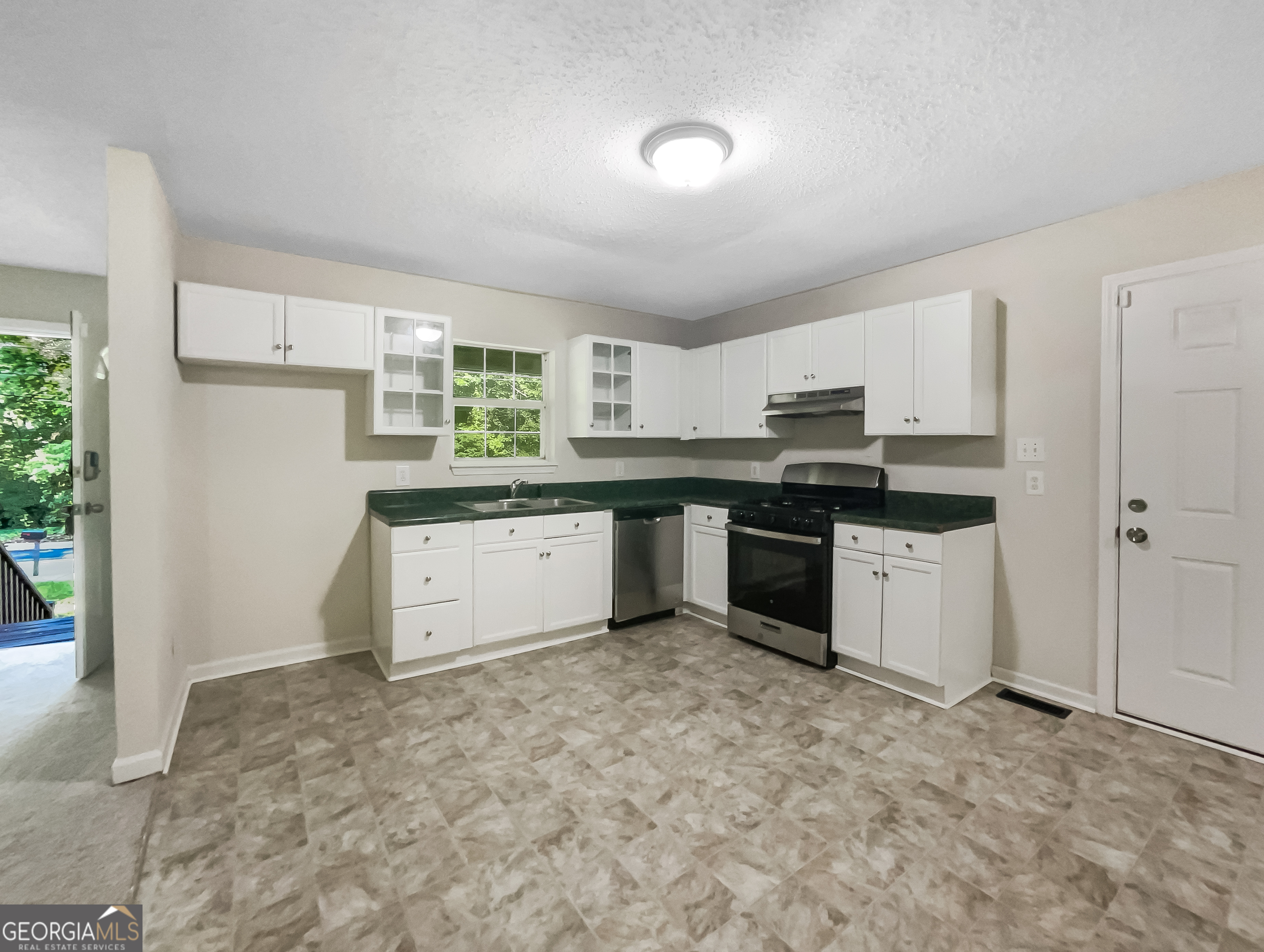 101 Dodd Street Property Photo 9