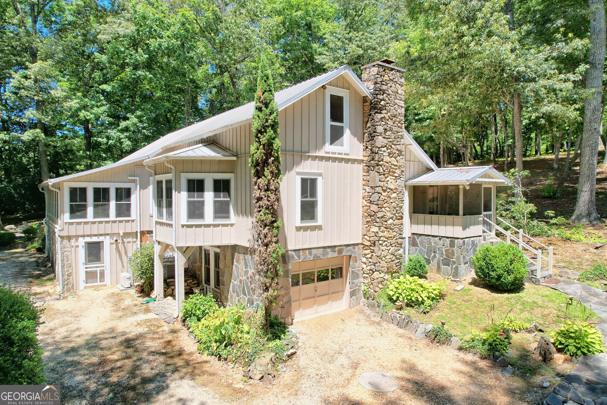 208 Colony Road Property Photo 1