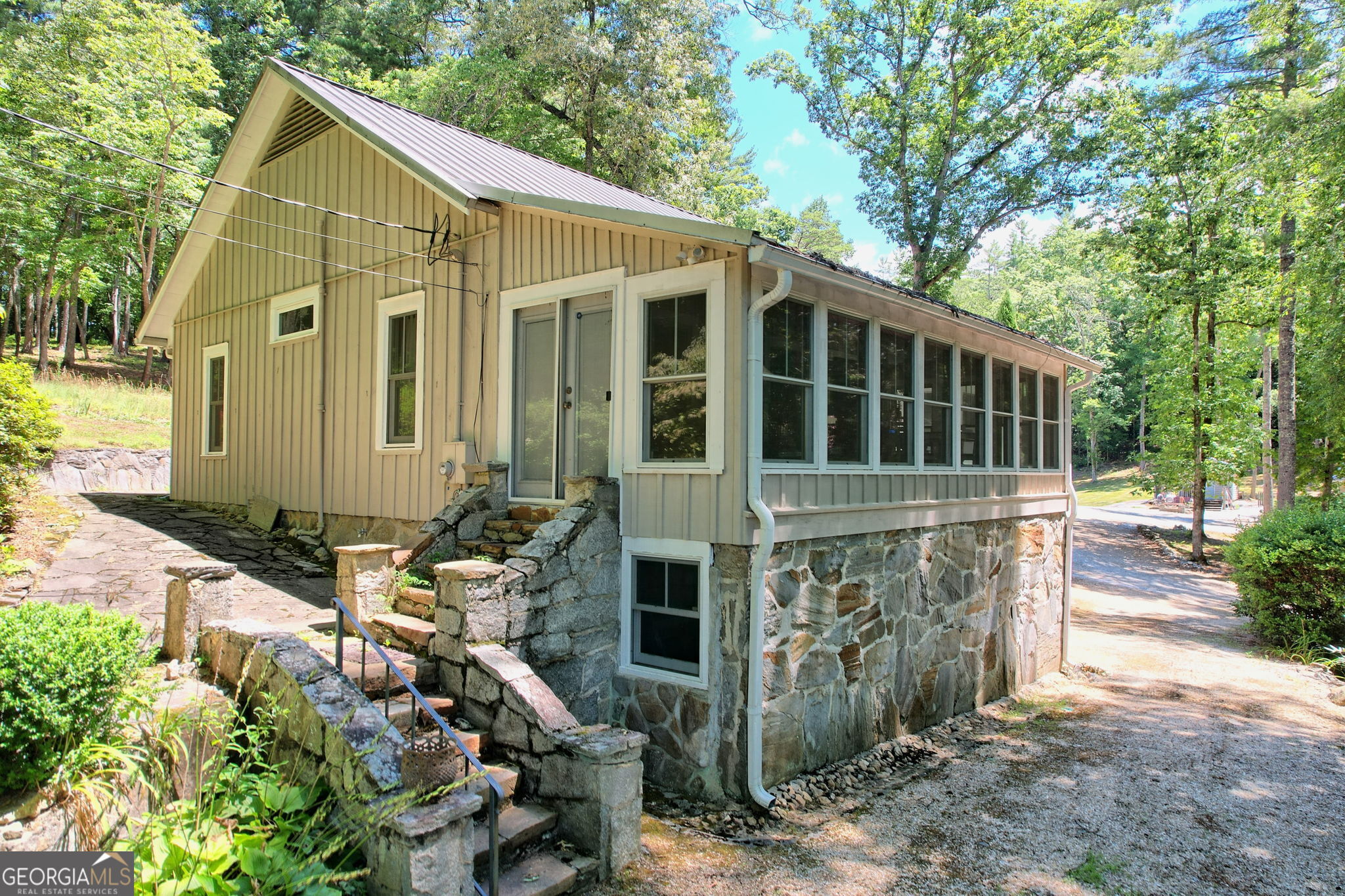 208 Colony Road Property Photo 5