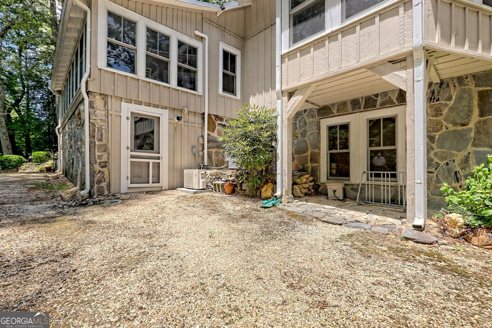 208 Colony Road Property Photo 8