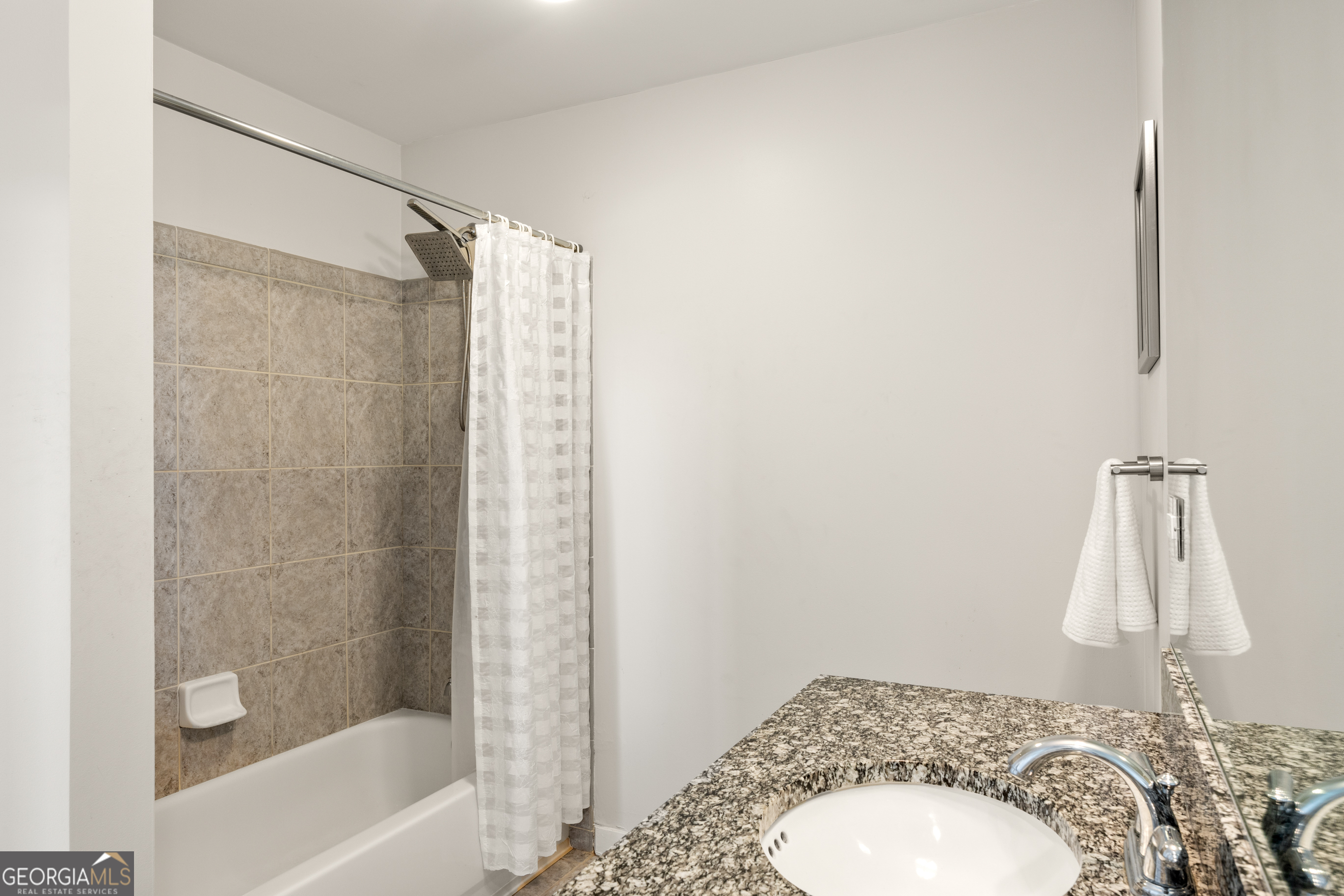 250 Pharr Road Ne Apt 610 Property Photo 24