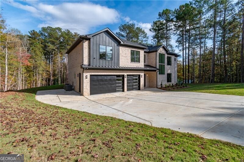 2861 Tree Top Road Property Photo 3