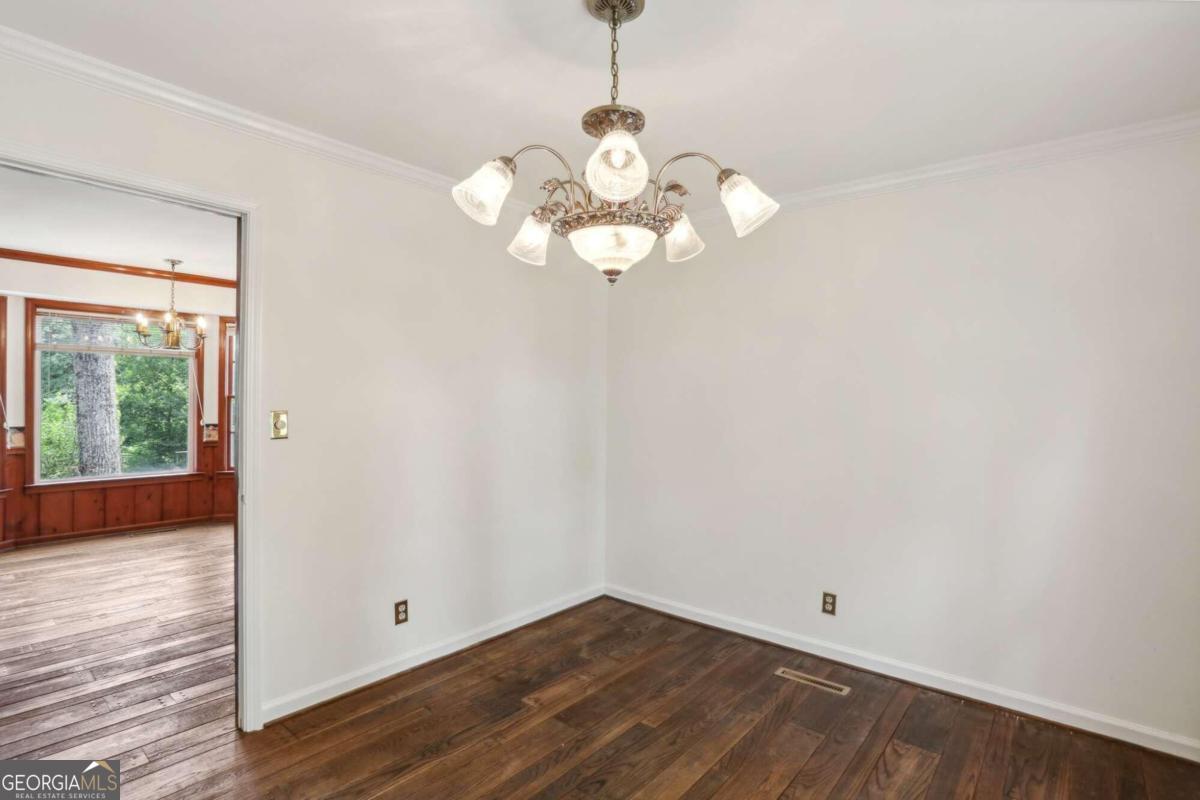5622 Williamsburg Drive Property Photo 9