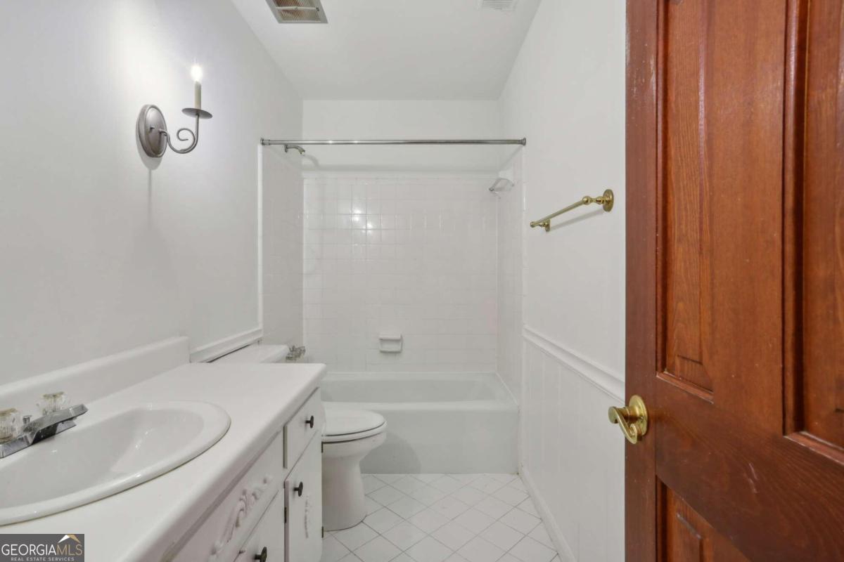5622 Williamsburg Drive Property Photo 33