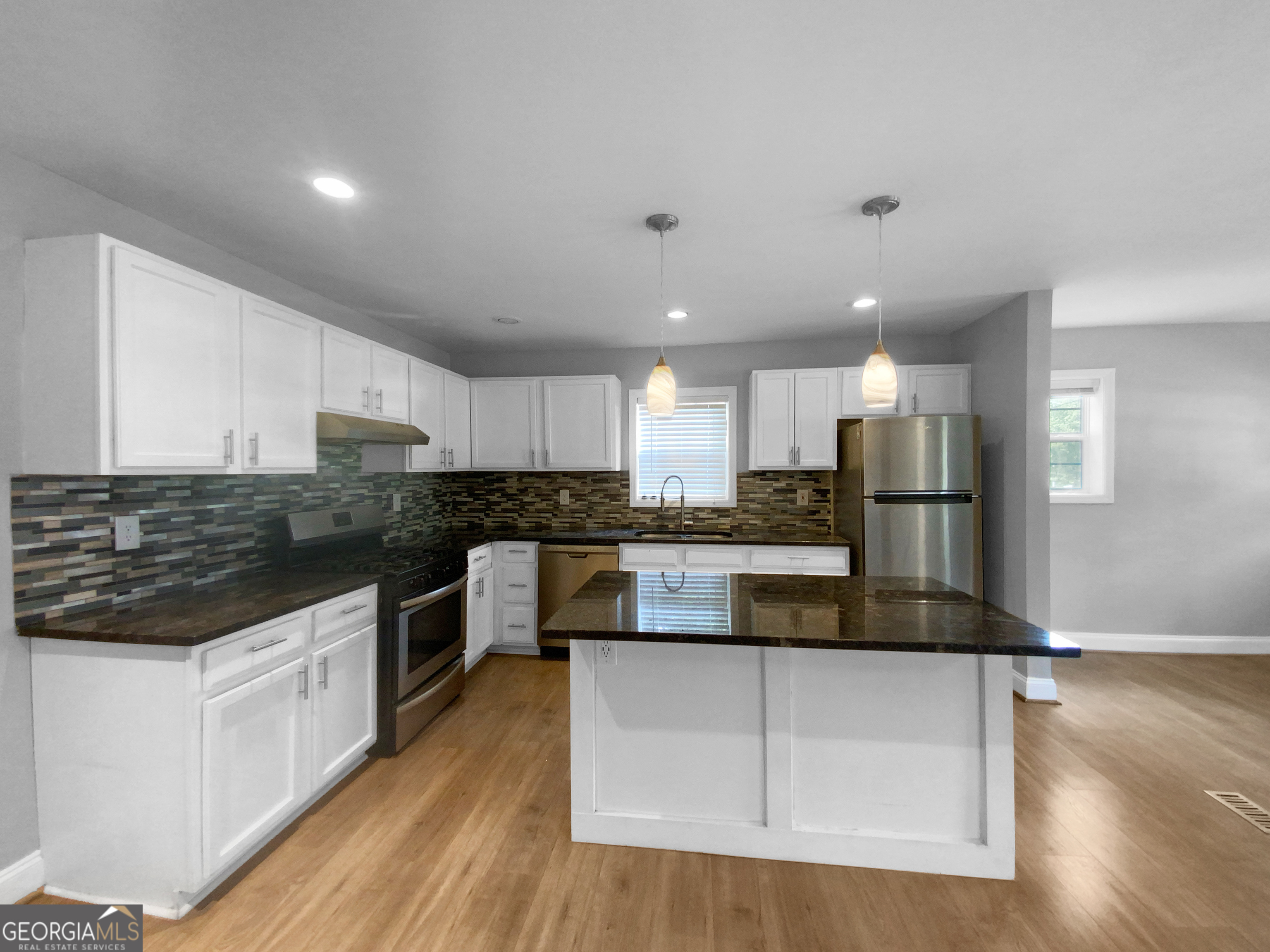 2653 Tilson Road Property Photo 6