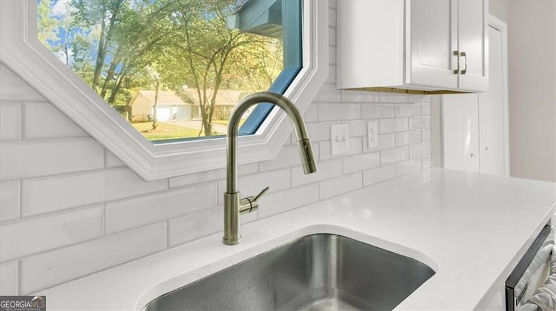 4681 Woodbridge Drive Property Photo 7