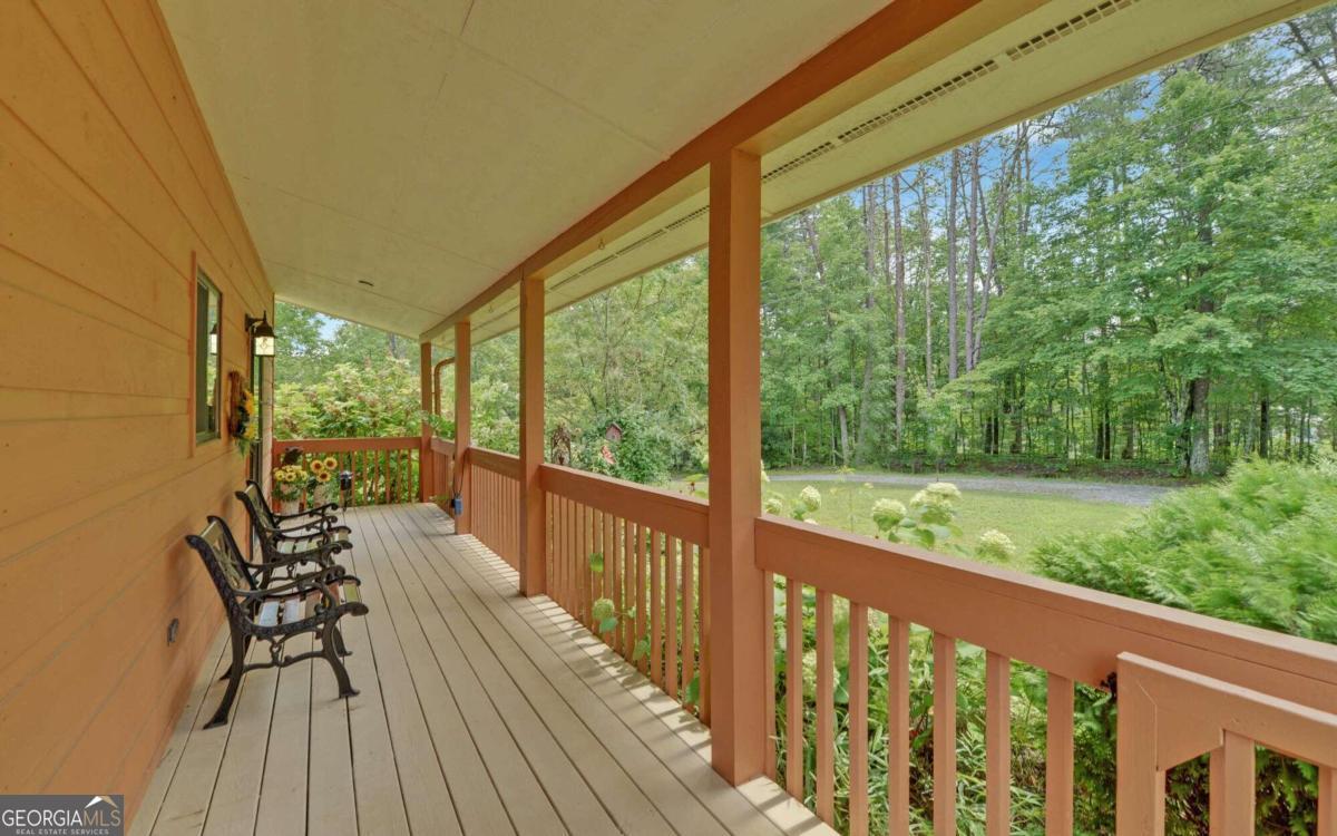 2370 Mountain View Road Property Photo 8