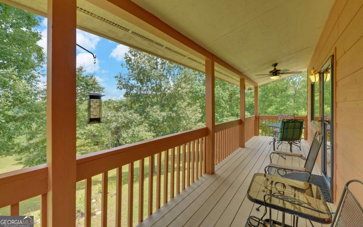 2370 Mountain View Road Property Photo 10