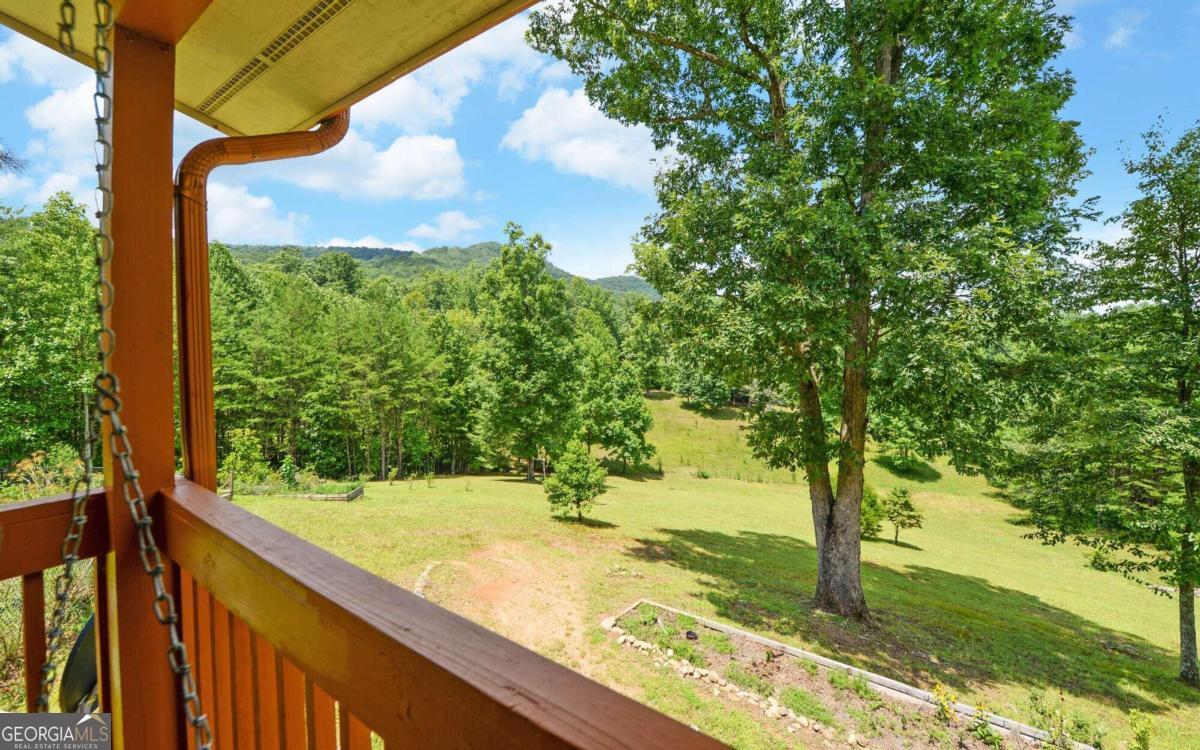 2370 Mountain View Road Property Photo 11