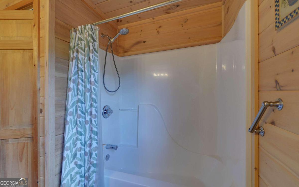 2370 Mountain View Road Property Photo 20