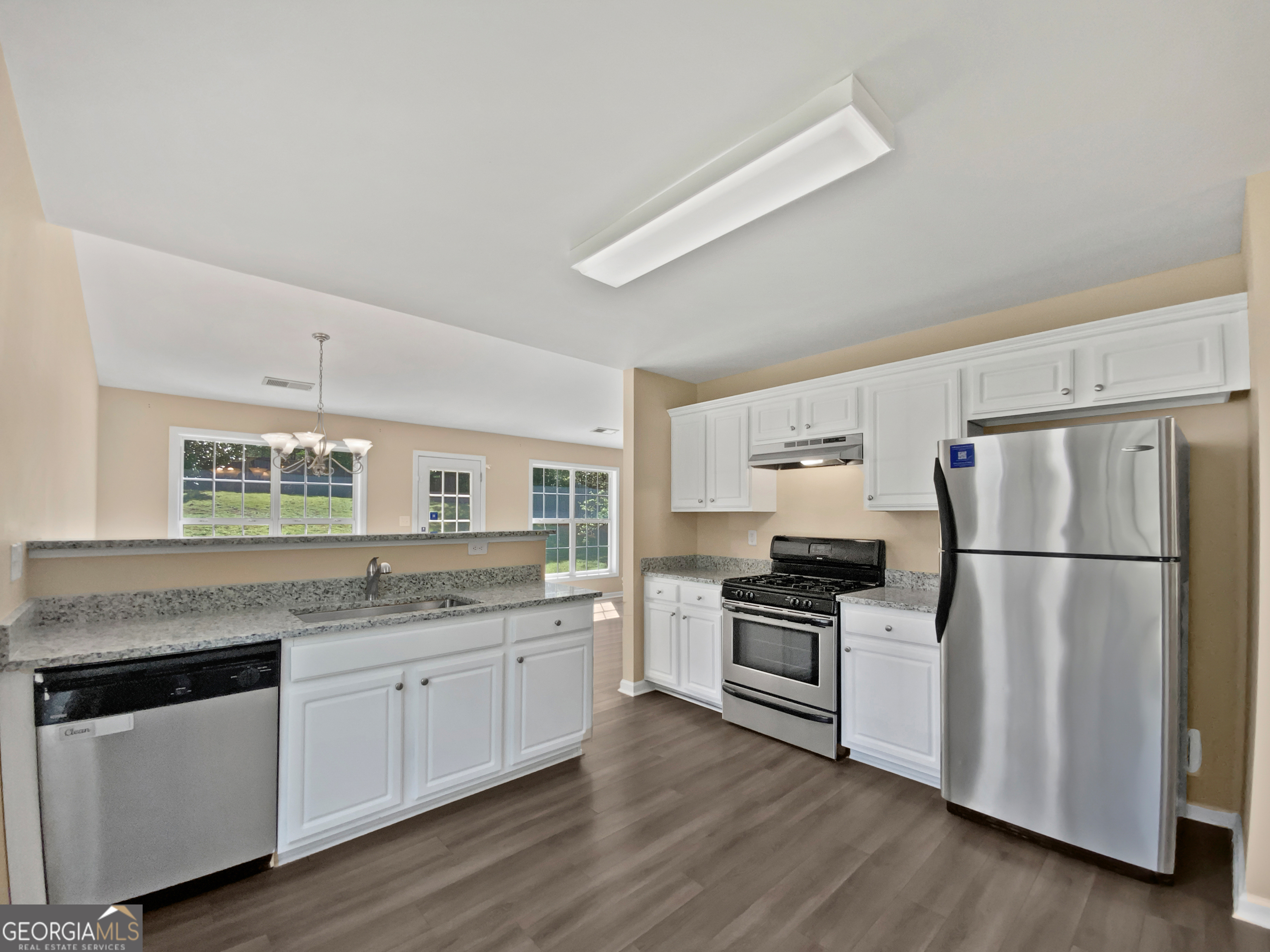 424 Eglington Trail Property Photo 6