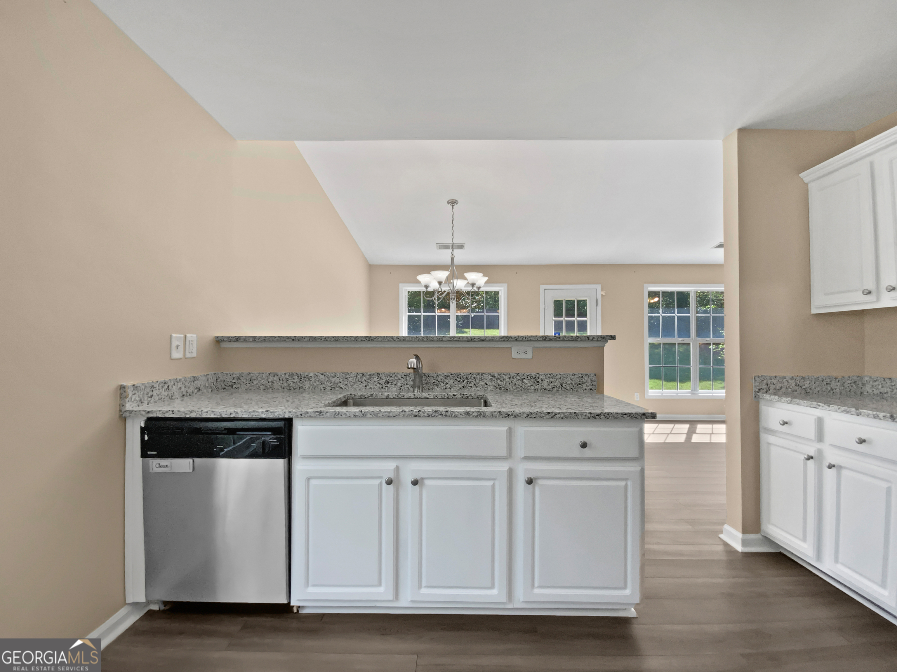 424 Eglington Trail Property Photo 12