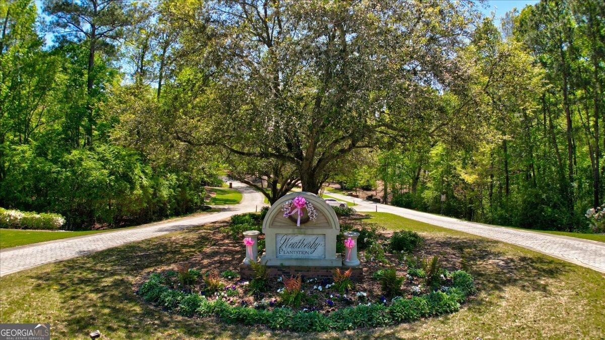 230 Carriage Trail Property Photo 6