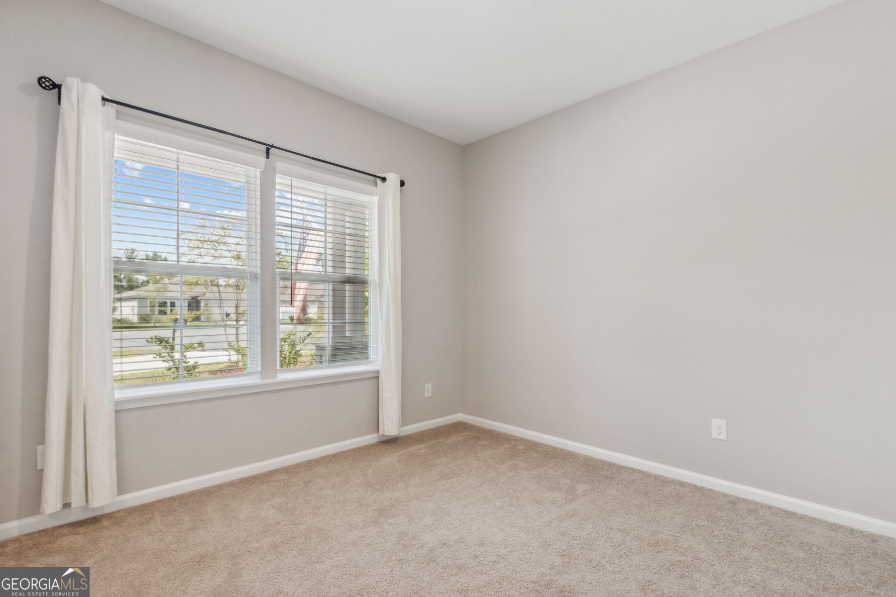 215 Holm Place Property Photo 8